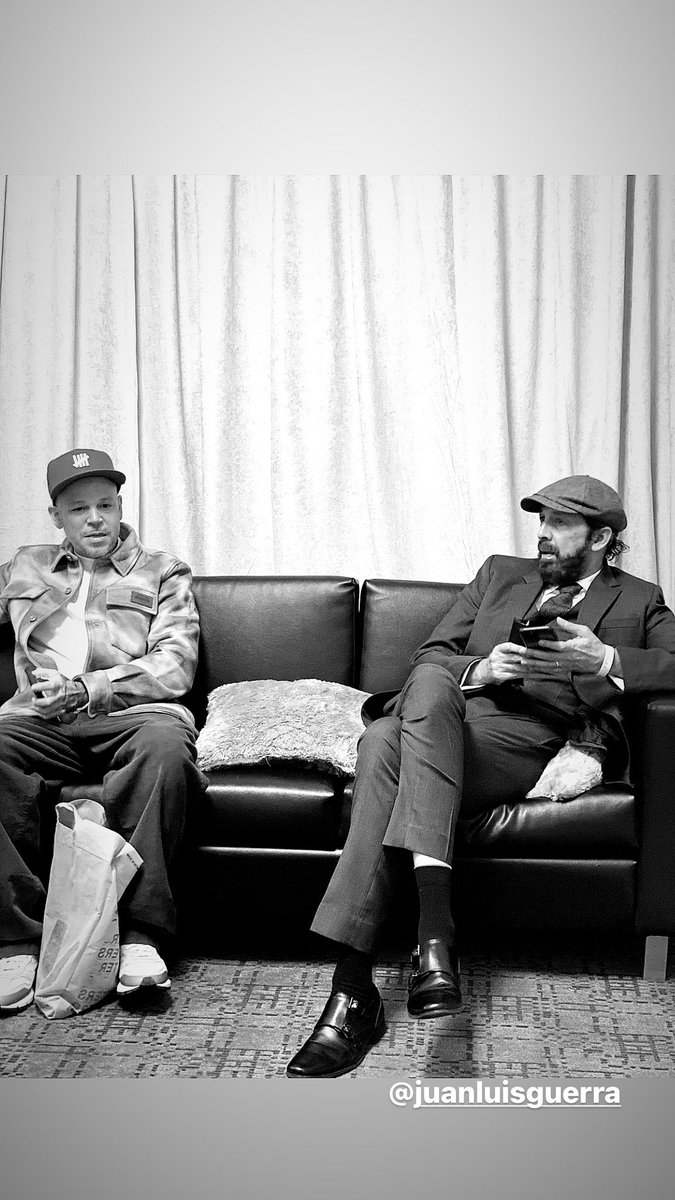 Residente's tweet image. Somos un agujero en medio del mar y el cielo @JuanLuisGuerra