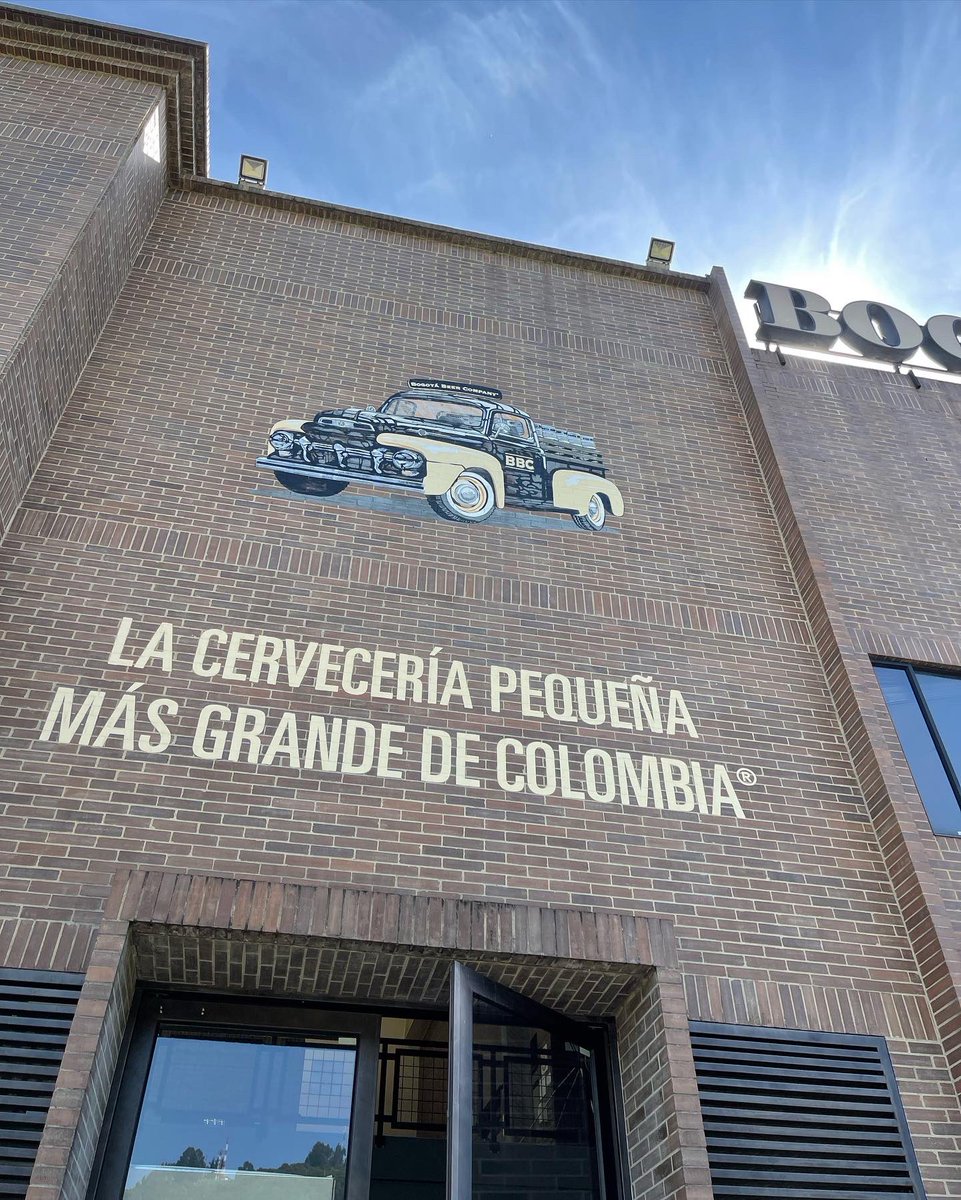 ultravioleta_co's tweet photo. ¿Qué tal una cata con los maestros artesanales de la cerveza? 🍺 Pronto te revelaremos con Ultravioleta cómo hacer esta misma cata en casa, gracias a BBC 🍻 #felizviernes

#enjoy #beer #cervezaartesanal #bbccervecería #cerveza #cata @BAVARIA_OFICIAL @BBCcerveceria https://t.co/x3MbLp1b7x