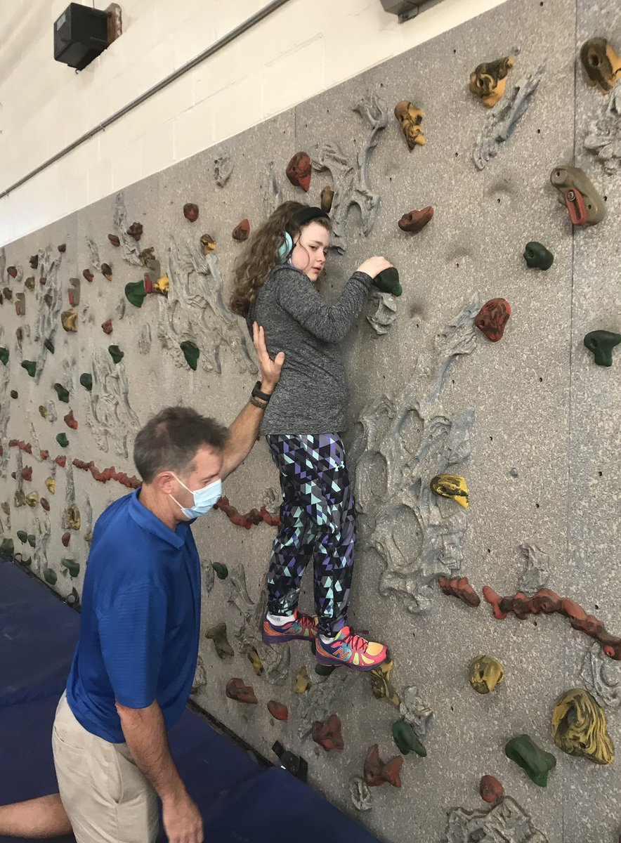 Mindess_PE's tweet photo. Friends from Mrs Ashman room having fun navigating our obstacle course and enjoying a well deserved yoga cool down. @MindessClocker @EverlastClimb @AshlandSuper @smileandlearnUS #pysed #wearemindess https://t.co/58whHnTou6