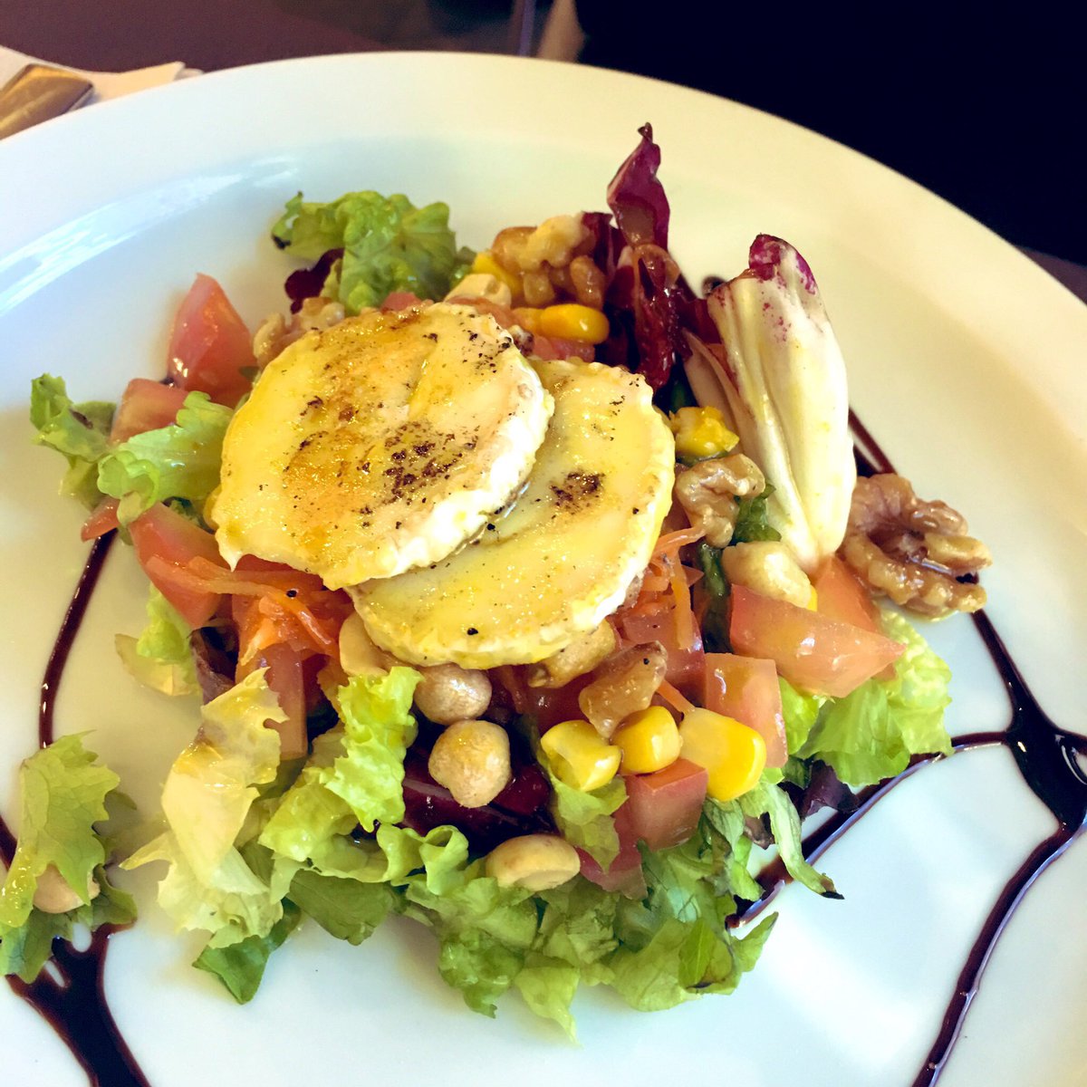 Albergarcor's tweet photo. #meditar7minutosaldía y #6librosen1año. 5/365. Leer apuntes vale como lectura? 😅 Nop! Comida rica en el #Batzoki de #Trapagaran. Berenjena rellena, ensalada de queso de cabra, revuelto de bakalao y sardinas a la brasa. https://t.co/EPZVBvpKQc