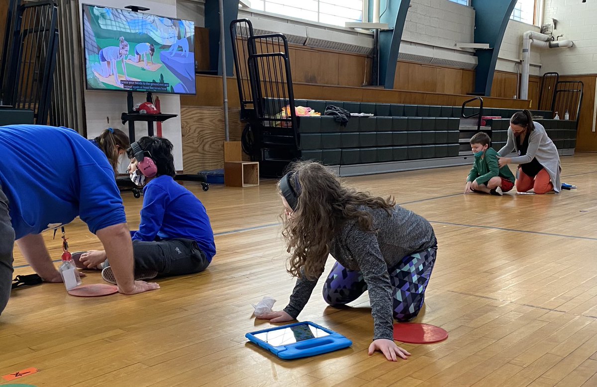 Mindess_PE's tweet photo. Friends from Mrs Ashman room having fun navigating our obstacle course and enjoying a well deserved yoga cool down. @MindessClocker @EverlastClimb @AshlandSuper @smileandlearnUS #pysed #wearemindess https://t.co/58whHnTou6