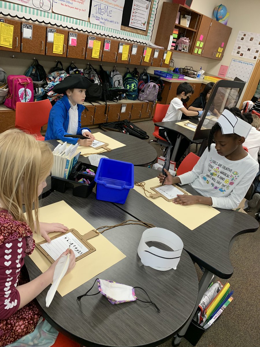 MsBrownTeach's tweet photo. Practicing our writing, with ink and feathers! #hmeproud https://t.co/6OjF3aUT4g