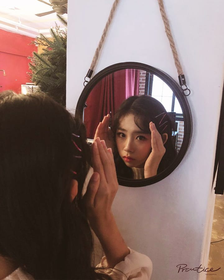 wehocuspocus's tweet image. Aquí estoy, mirándome en el espejo trying to see if I still have my wig after I #S𝑨Y𝓗ELLOw𝐒OPH. Mis fairy looks del día de hoy es porque I'm ready to jump #𝐈nto𝑓airy𝐖orld y nadie podrá evitarlo. Felicidades. 🧚🏻‍♀️

𝐦𝐞𝐨𝐰 𔘓 𝕄𝕀MI 🥢