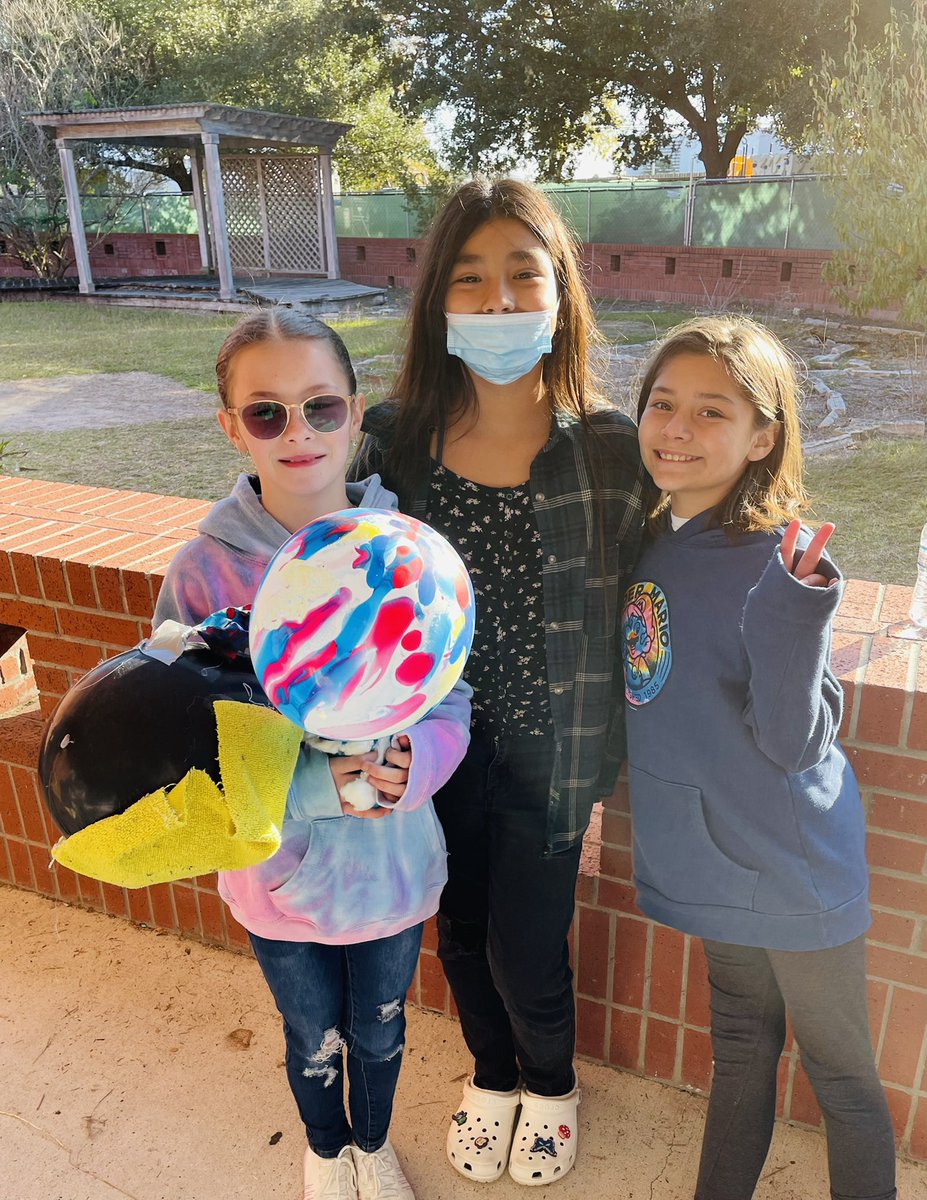 HE_Room501's tweet photo. Getting ready to test their hypotheses- what materials will protect the egg? We followed the steps of experimental design to find out! @HumbleISD_HE @Humble_Science @dhreni https://t.co/485Y1kMXrQ