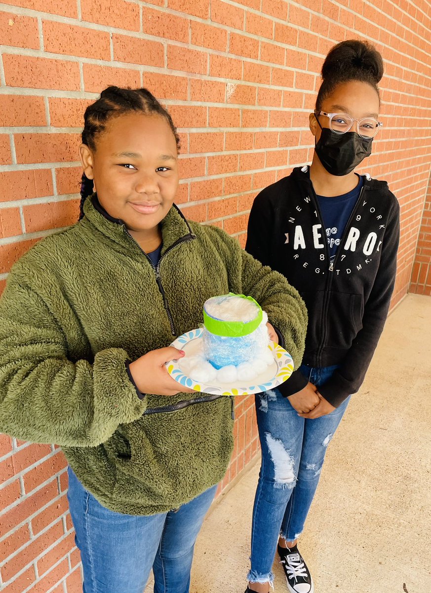 HE_Room501's tweet photo. Getting ready to test their hypotheses- what materials will protect the egg? We followed the steps of experimental design to find out! @HumbleISD_HE @Humble_Science @dhreni https://t.co/485Y1kMXrQ