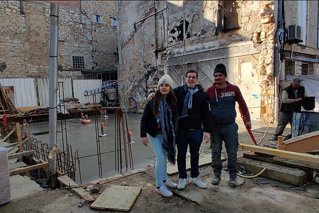 villerealinfos's tweet photo. PRÊT À MONTER LES MURS - Juillet 2020, la pâtisserie de Jean-Pascal et Andreia Rodot était ravagée par un incendie. Les travaux ont enfin pu démarrer. La dalle est coulée, l'immeuble va commencer à sortir de terre... https://t.co/LWymHuGPDf https://t.co/X3owVL3UST