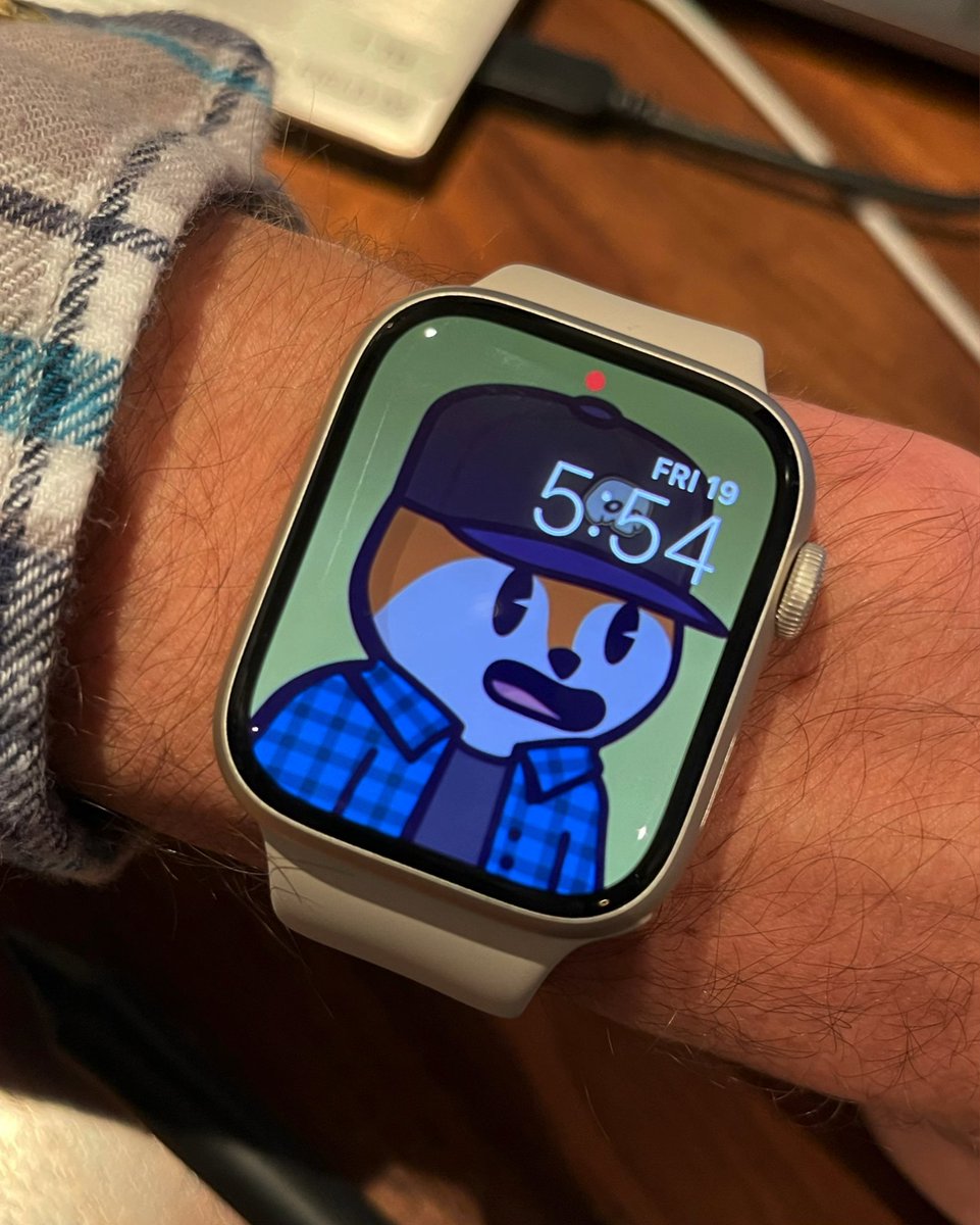 beerad's tweet photo. Got a series 7 watch today and the first thing I did was add my @FamousFoxFed for the flex 🦊 https://t.co/4GJKb4skqz