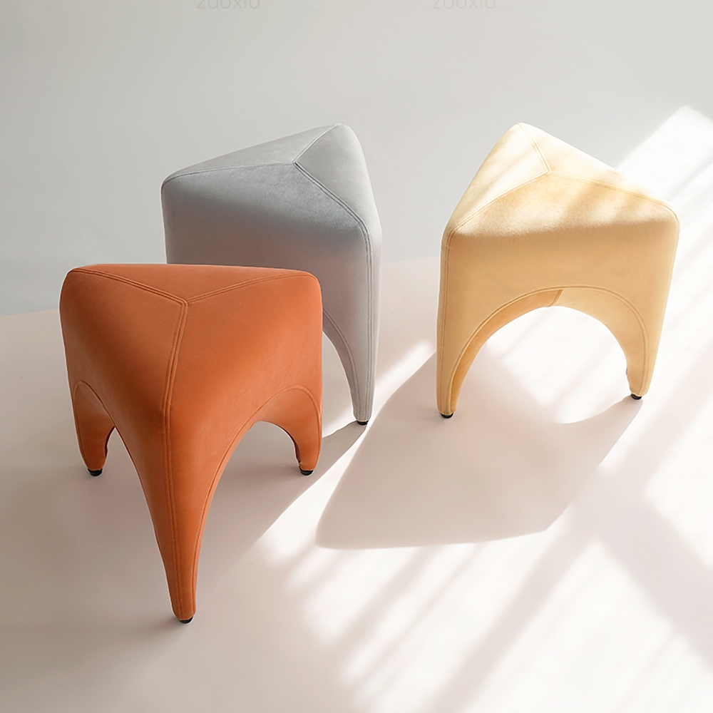 homarycom's tweet photo. Triangle velvet stool with clean, simple lines is fun and chic.🧡💛🤍✨
➡️Follow @homarycom
#homestyle #homary #dreamhome #interiordesign #interior #homedesign #design #livingroom #cozyhome #myhomevibe #freshhome #orange
#triangle #lines #simpleline #velvet #stool https://t.co/kcKPHpXdbF