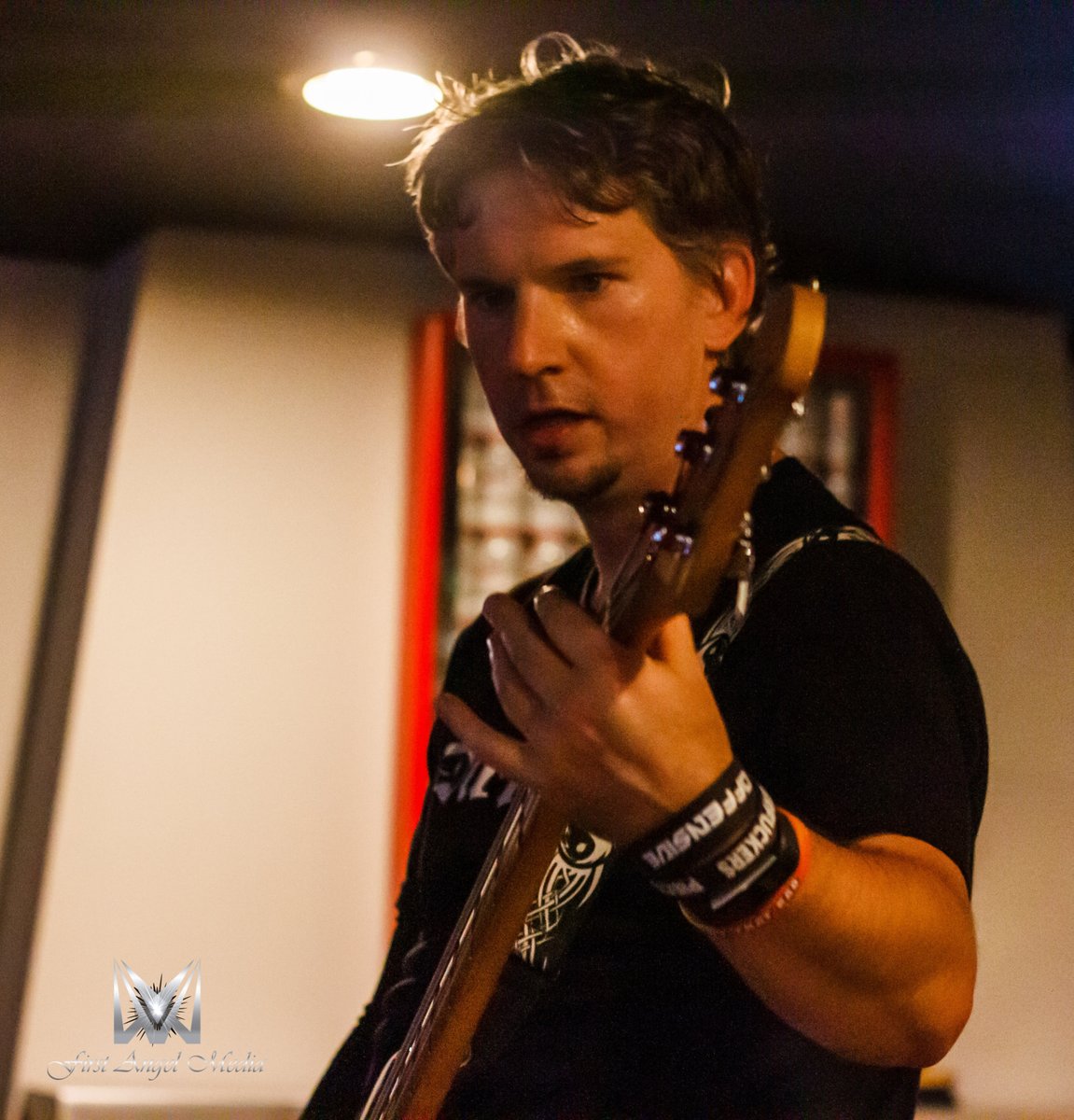 NeostemBand's tweet photo. part 2 of the pictures from our latest show at the halftime lounge on 11/13/21 #music #livemusic #grunge #alternative #neostem https://t.co/rHproFfnb3