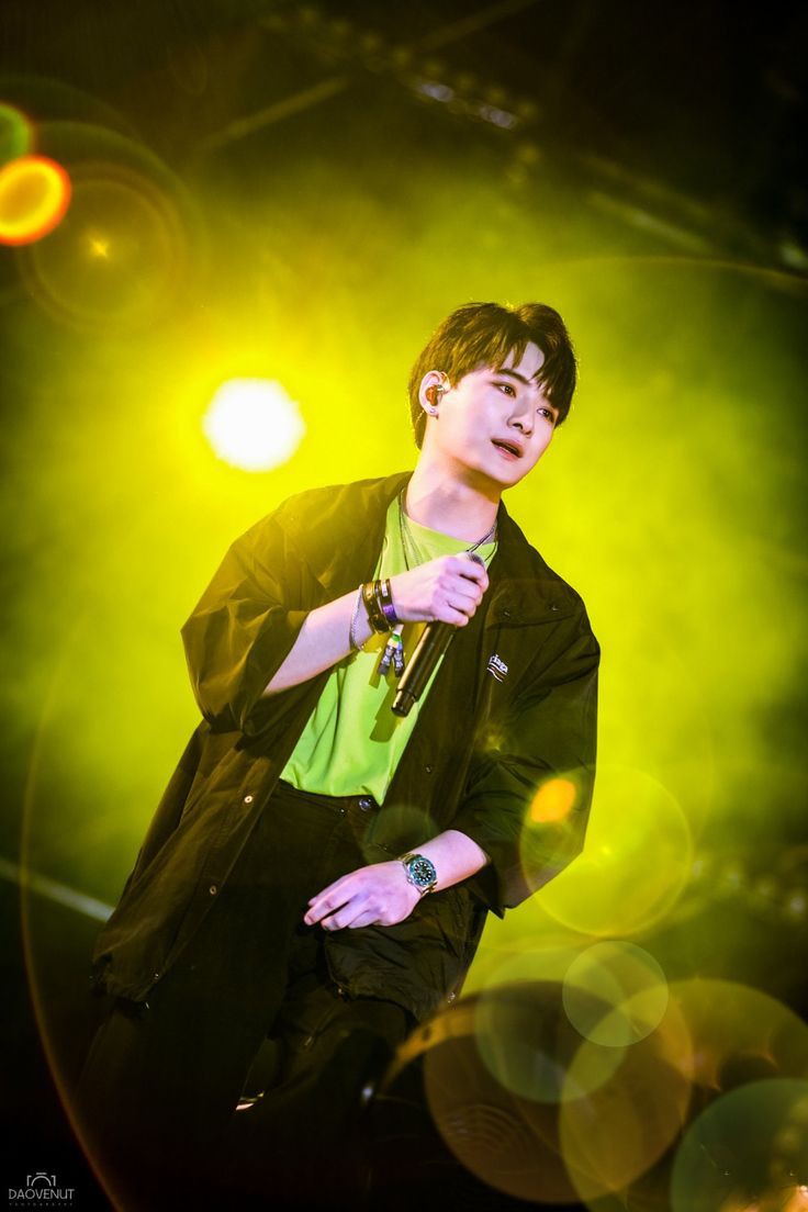 KPERAWATLOOKS's tweet image. hey krist, you&apos;re being missed on stage.