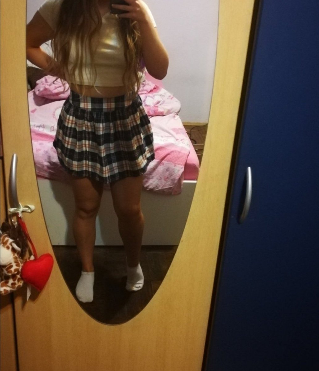 ProgrammerGirl9's tweet image. RETWEET/LIKE if you like my school girl outfit 😈😈

#teen #followme #freesex #havesex #onlyfans #anal #girlsex #nsfw #teens #sexy #girls #slut #yourSlut #follow4follow #repost4repost #like #heels #foot #lingeriehaul