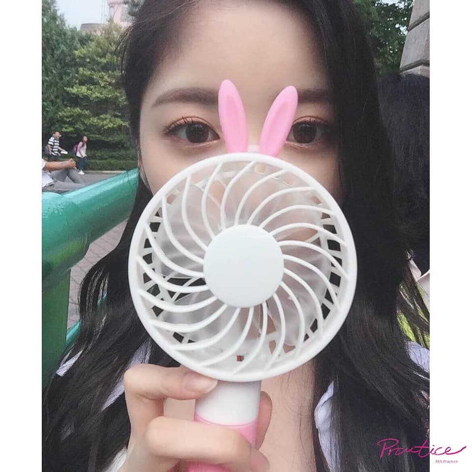 wehocuspocus's tweet image. Hoy si me decidí a salir temprano porque quiero ser la primera en vivir el #ℒunatic𝔻ream junto a las reinas más icónicas de la nación. El #ℛedℱestival está esperando por mi y ya no voy a demorar más en llegar a la celebración del año.

𝐄lectra ✮ 𝖍eart #ℂ𝕀ℝILLA 🍓🗯