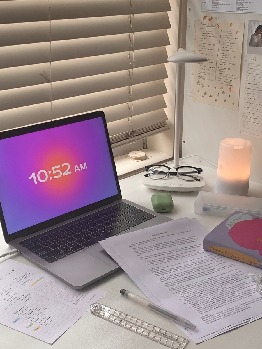 mel0ndiaries's tweet image. i used to say i could only study in the "right" conditions. it was a way to put off studying and blame something else. i've now learnt that studying is a mindset, not something you restrict to certain conditions. exams are coming up and i'm trying my best &amp;lt;33 #studytwt #studyspo