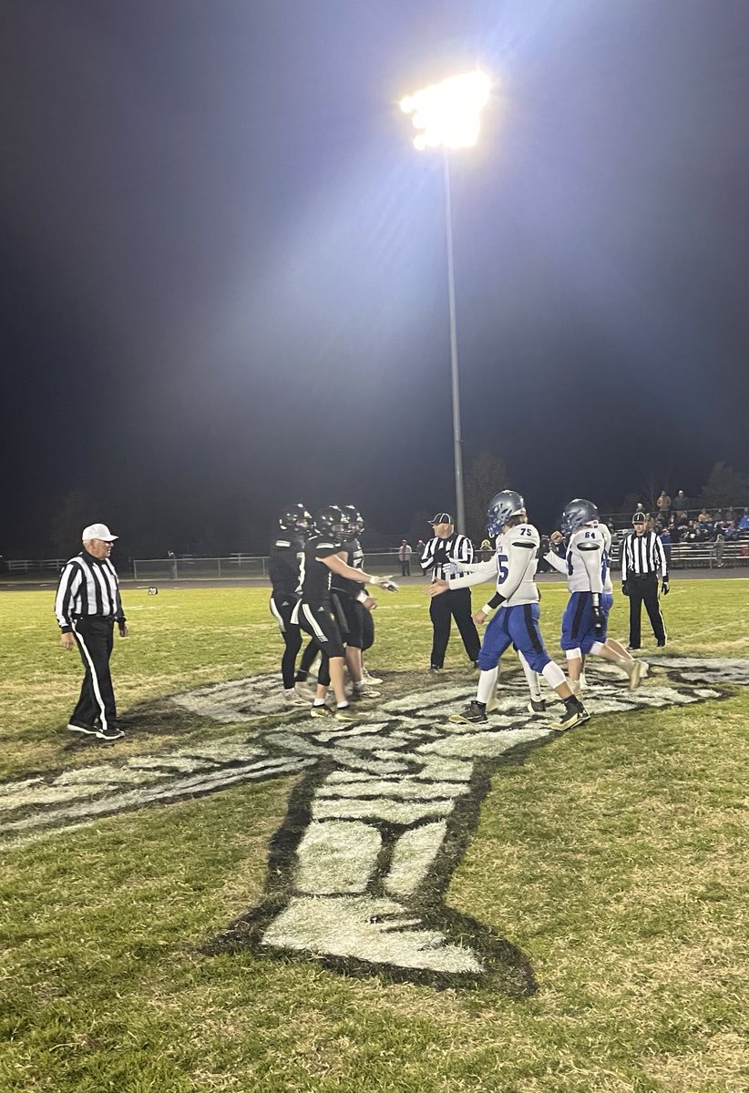 Class 3A Semifinal 

(9-2) Frontenac Raiders vs (11-0) Holton Wildcats 

#FridayNightLights #PlayoffFootball