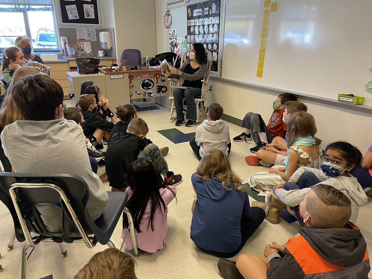 Book Feast 📚🍂 Thank you to Dr. Lambert, Miss Udis, and Mrs. Della Polla! We loved having guest readers! What a great morning in 4th grade!