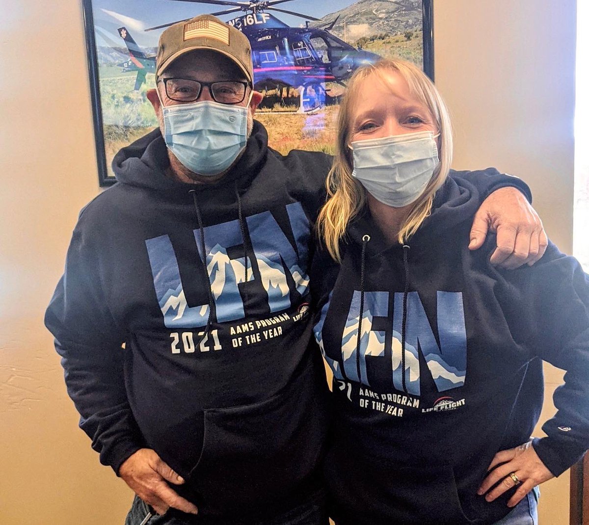 It’s hard to tell but these hardworking, top of their field Communication Specialists and Operational Control Specialists are smiling under those masks, rocking their 2021 AAMS Program of the Year sweatshirts that we designed right here at LFN! 

#lifeflightnetwork