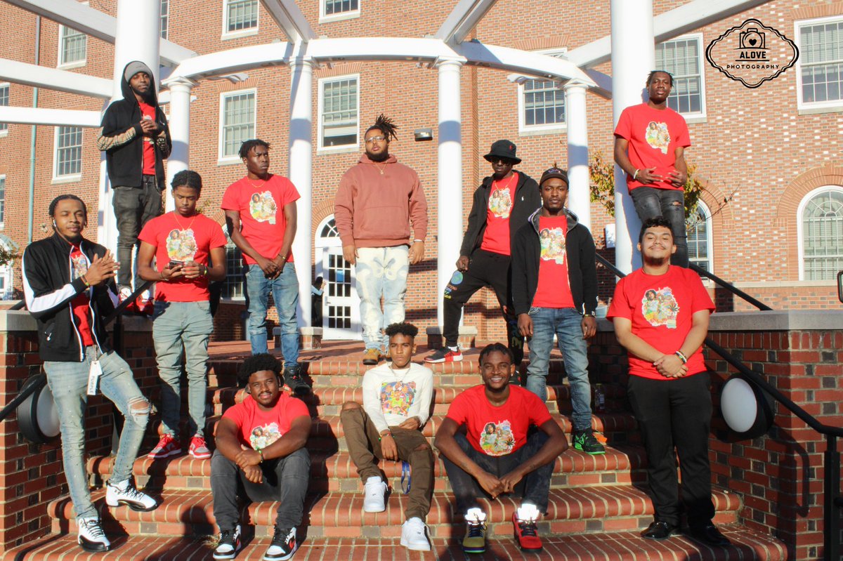 vsucsa2011's tweet photo. We’re family like branches on a tree, we all grow in different directions but our family is a circle of strength; Founded on Faith, Joined in Love Kept by God. Ahsehwannn forever ❤️💚💛🖤 ! https://t.co/gldTrEXSdl