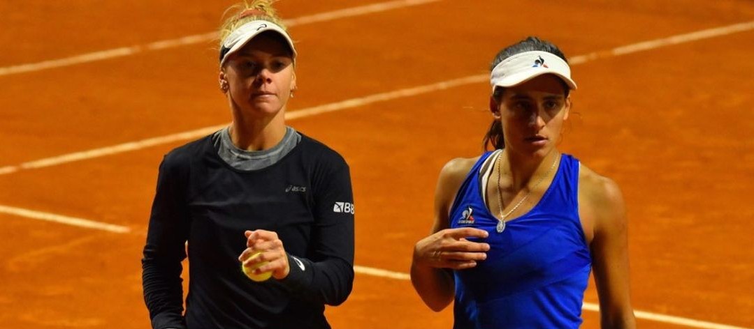 TenistasArg's tweet photo. 👏 Bosio (c/Avanesyan) y Carlé (c/Pigossi) concluyeron su paso por el dobles del #WTA de Montevideo tras perder en SF
🔝 Semana destacada para ambas, quienes avanzarán considerablemente en los rankings mundiales por equipos: Lourdes hasta el top 200 y Vito al top 300
📷 #MvdOpen https://t.co/6oFxOEoEMP