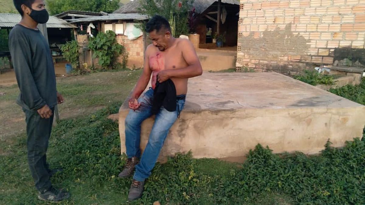 PortalHome's tweet photo. Invasões, incêndios e ameaças de morte: indígenas vivem onda de ataques após COP26 https://t.co/wffbS32BPe https://t.co/VEH8TC6BMH