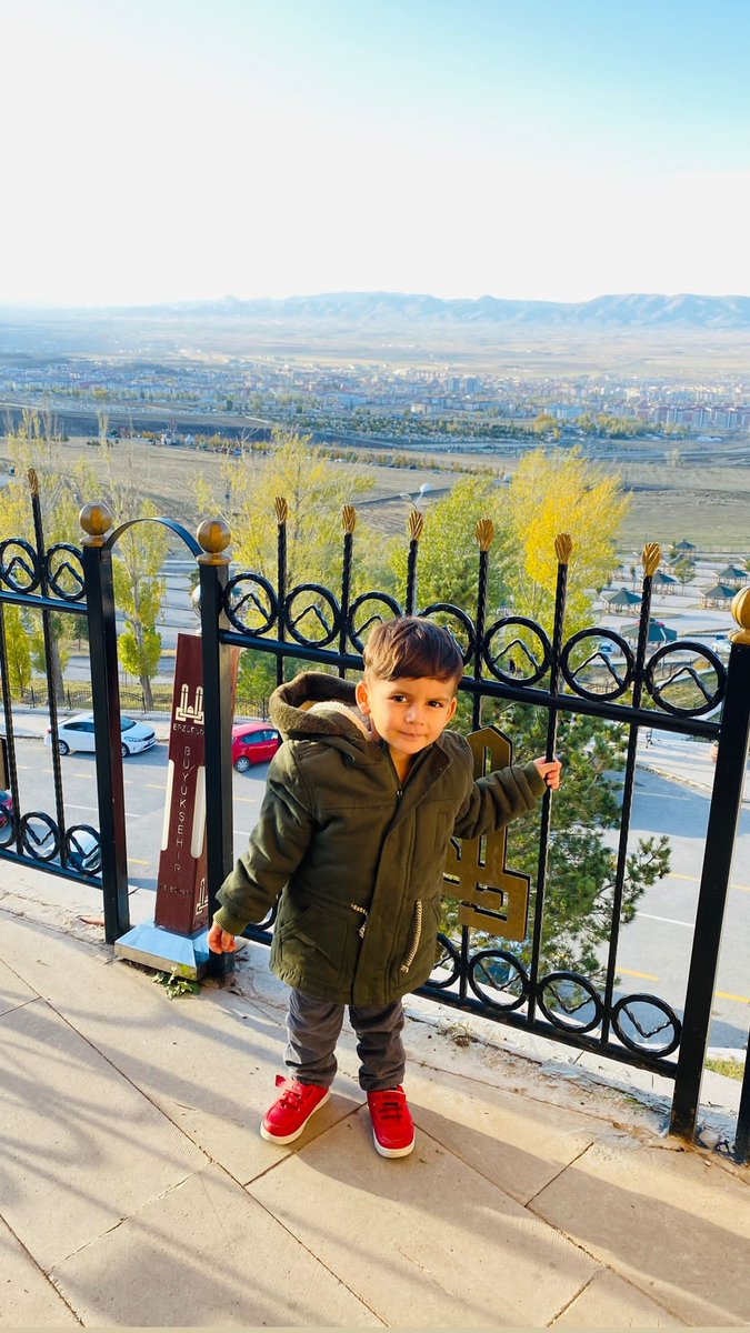 HimogluSaltuk's tweet photo. Yiğithan'ım canım yiğenim seni anlatmaya kelimeler yetmez. Kalbimden geçeni kalbine aktarmak isterdim. İşte o zaman sana sevgimi anlatabilirdim. Aramızdan bu kadar erken ayrılacağını nereden bilebilirdim ki. Her zaman yüreğimdesin canım yiğenim Allahaısmarladık Yiğithan Himoğlu.. https://t.co/3c0MqsfXkt