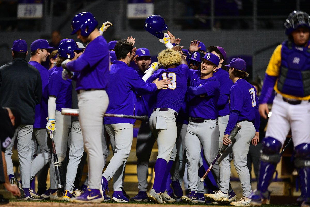 LSUbaseball's tweet photo. Tre’ Morgan hits bombs??

Tre’ Morgan hits bombs!! https://t.co/s1AIIcjgQt