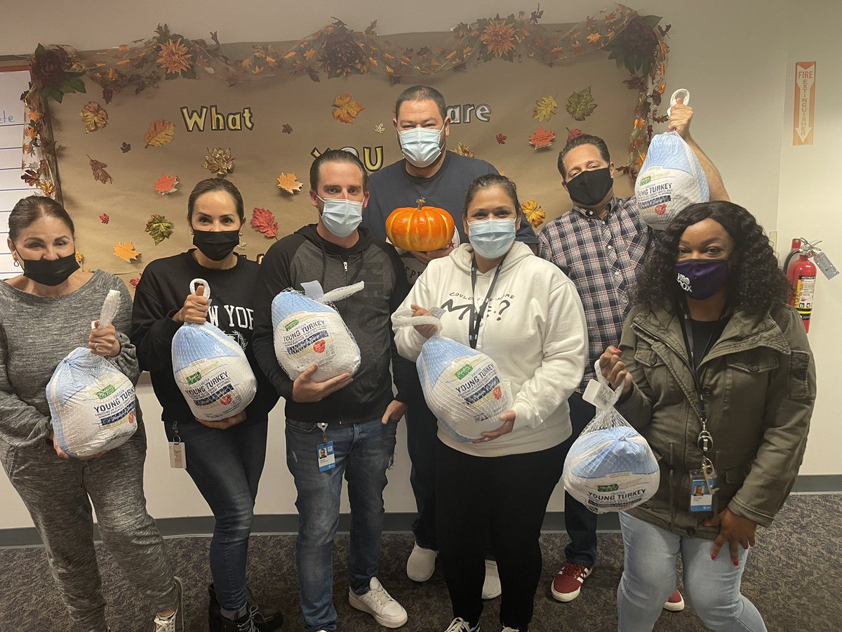 SDXMEGACENTER (@sdxcalilove) on Twitter photo Happy Friday from the MegaCenter ✨ our amazing leader surprised us with a Turkey raffle🤗🦃 just in time for Turkey day🥰 Thank you <a href="/griselg72/">Griselda</a> for always thinking of us! #gwr #CulturallyGarcia @GarciaBeProud Happy Friday from the MegaCenter ✨ our amazing leader surprised us with a Turkey raffle🤗🦃 just in time for Turkey day🥰 Thank you <a href="/griselg72/">Griselda</a> for always thinking of us! #gwr #CulturallyGarcia @GarciaBeProud