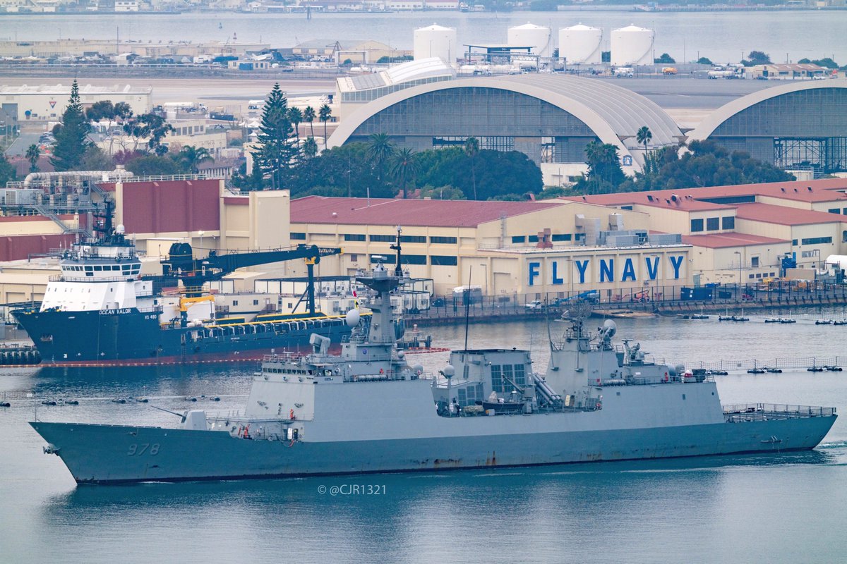 WarshipCam's tweet photo. Republic of Korea Navy Chungmugong Yi Sunshin-class helicopter destroyer ROKS Wang Geon (DDH-978) coming into San Diego - November 19, 2021 #rokswanggeon #ddh978
* photos courtesy of @cjr1321 https://t.co/bDCyCauoe4