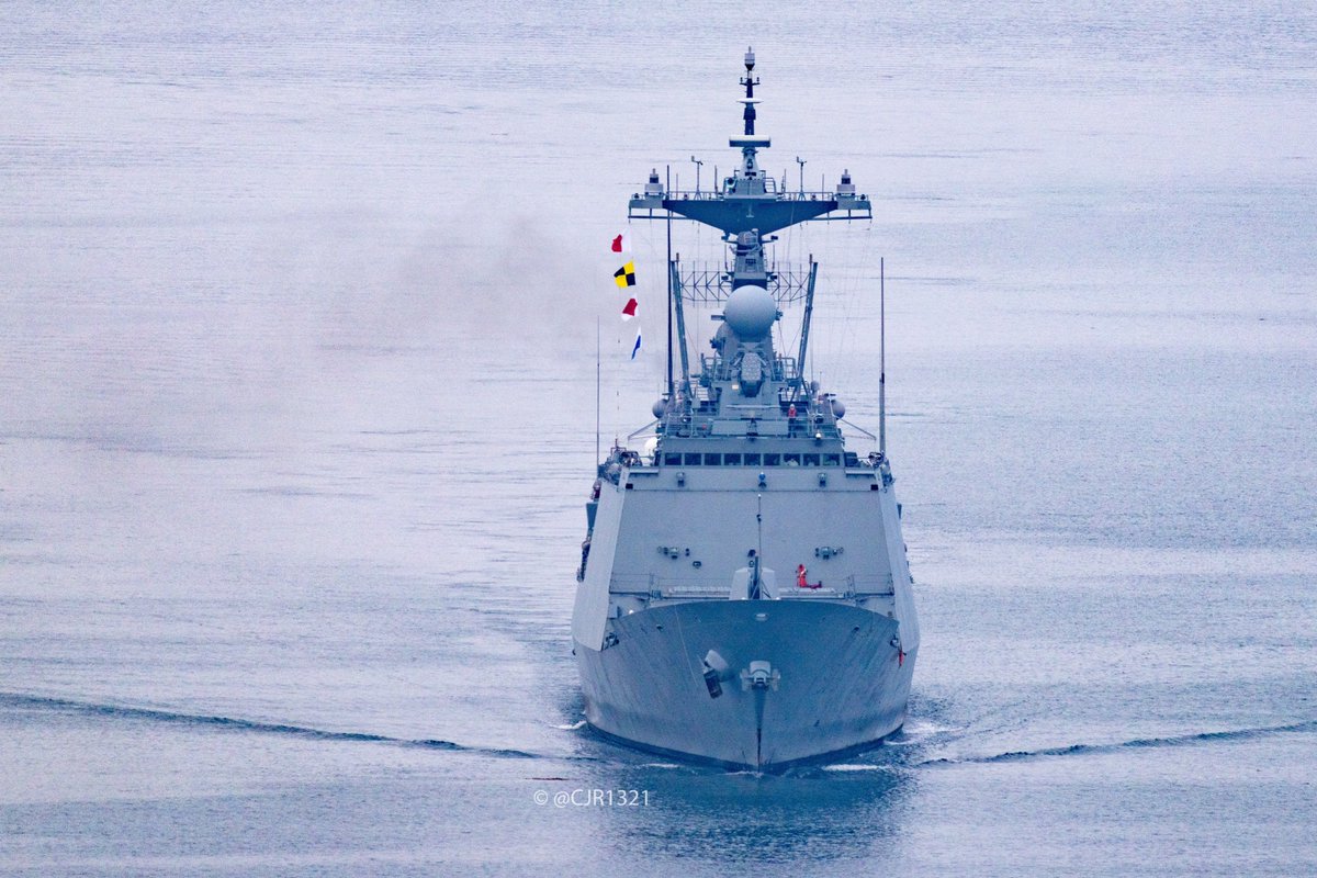 WarshipCam's tweet photo. Republic of Korea Navy Chungmugong Yi Sunshin-class helicopter destroyer ROKS Wang Geon (DDH-978) coming into San Diego - November 19, 2021 #rokswanggeon #ddh978
* photos courtesy of @cjr1321 https://t.co/6Ak7axQvBT