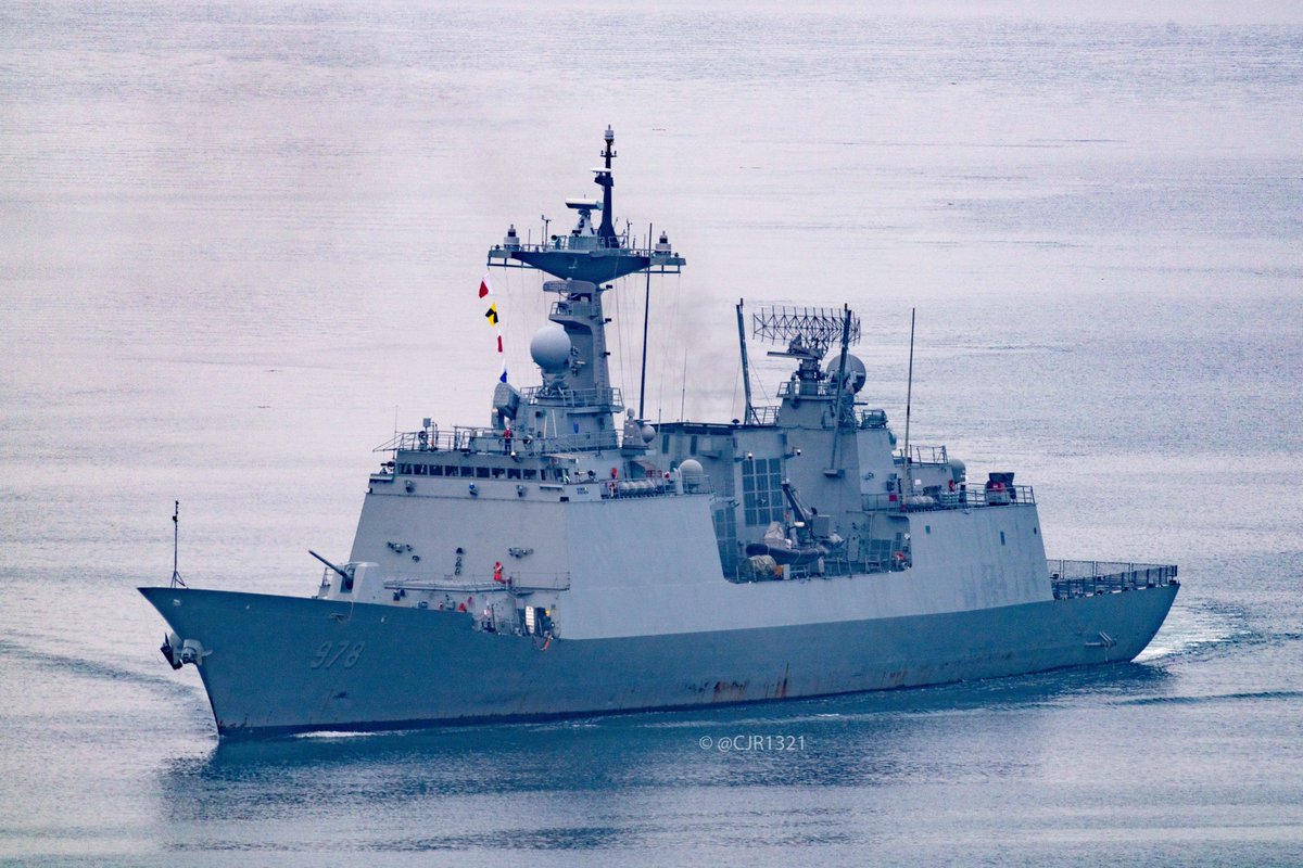 WarshipCam's tweet photo. Republic of Korea Navy Chungmugong Yi Sunshin-class helicopter destroyer ROKS Wang Geon (DDH-978) coming into San Diego - November 19, 2021 #rokswanggeon #ddh978
* photos courtesy of @cjr1321 https://t.co/6Ak7axQvBT