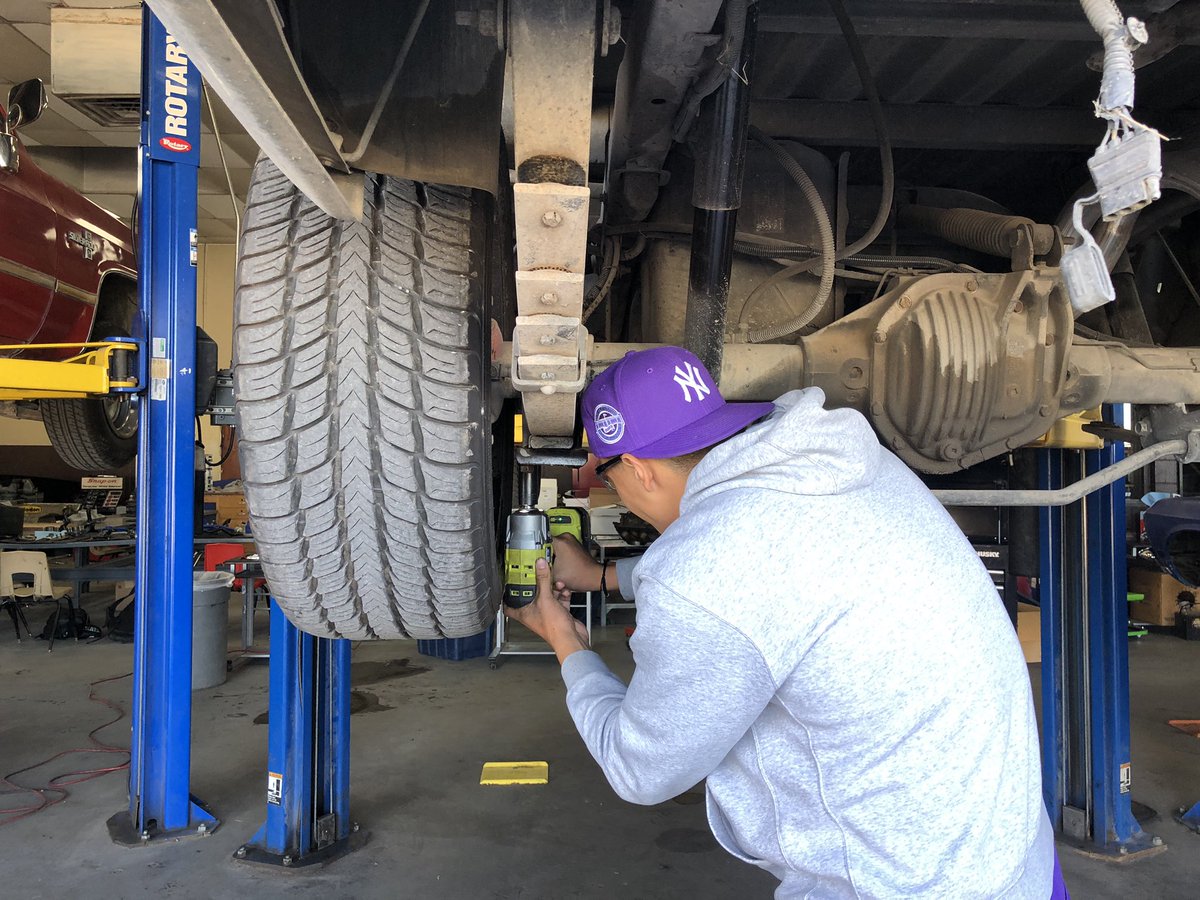 AutoTechFred's tweet photo. Lowering springs on the front and rear of a #DodgeViper powered #RamSRT10. Yes! The #AutomotiveTechnology students @OurCareerCenter handled it with ease. @YsletaISD @YsletaISDCTE @Riverside_YISD @BrendaChR1 @fmarquez100 @Auto2Y https://t.co/3kcOKRAhJZ