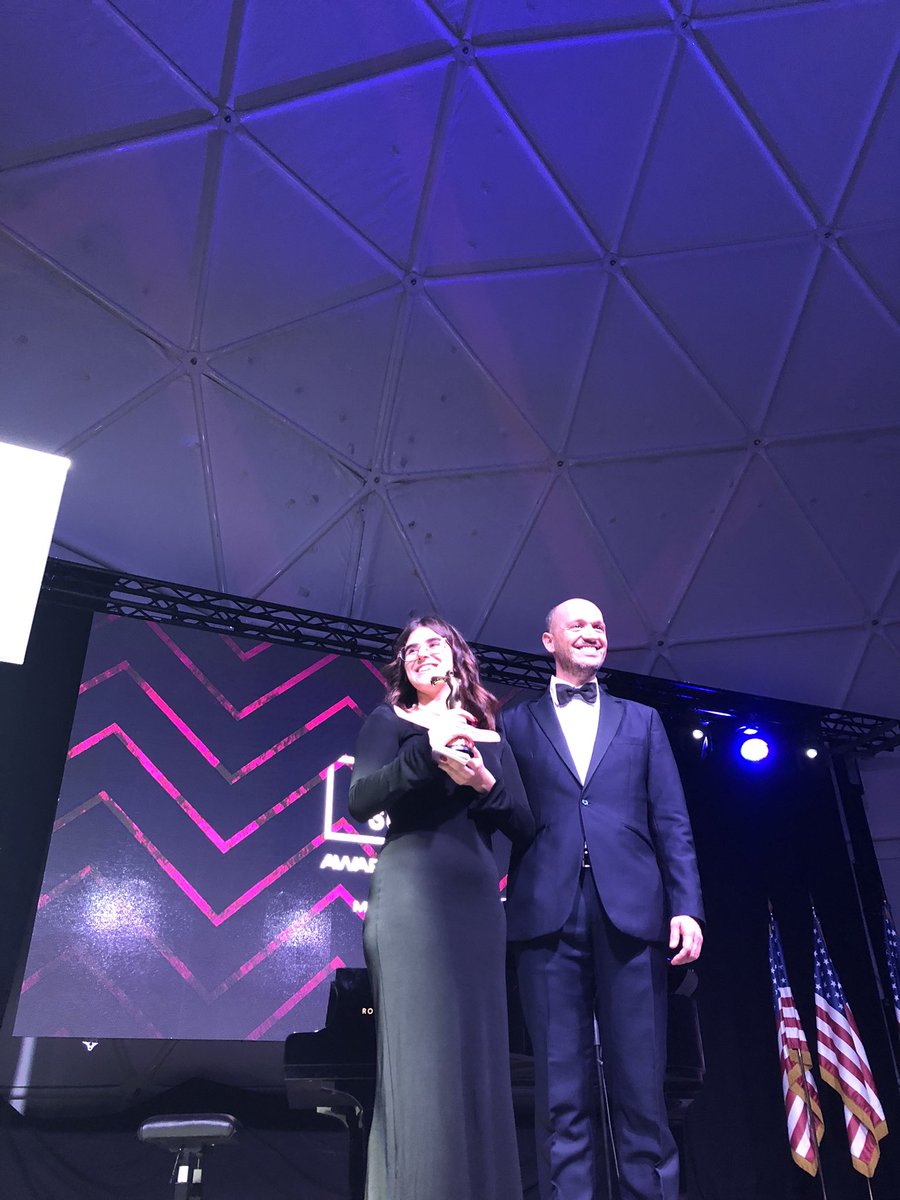 🎶💕La hija de Pau Donés, Sara, recibe el merecido premio en reconocimiento a la trayectoria de su tan querido y talentoso padre

Su manera de entender la vida ha dado la vuelta al 🌍 y nos ha inspirado

#Paudones #nys #nysummit #nysummit2021 #masterchef #Premios #dones #Música