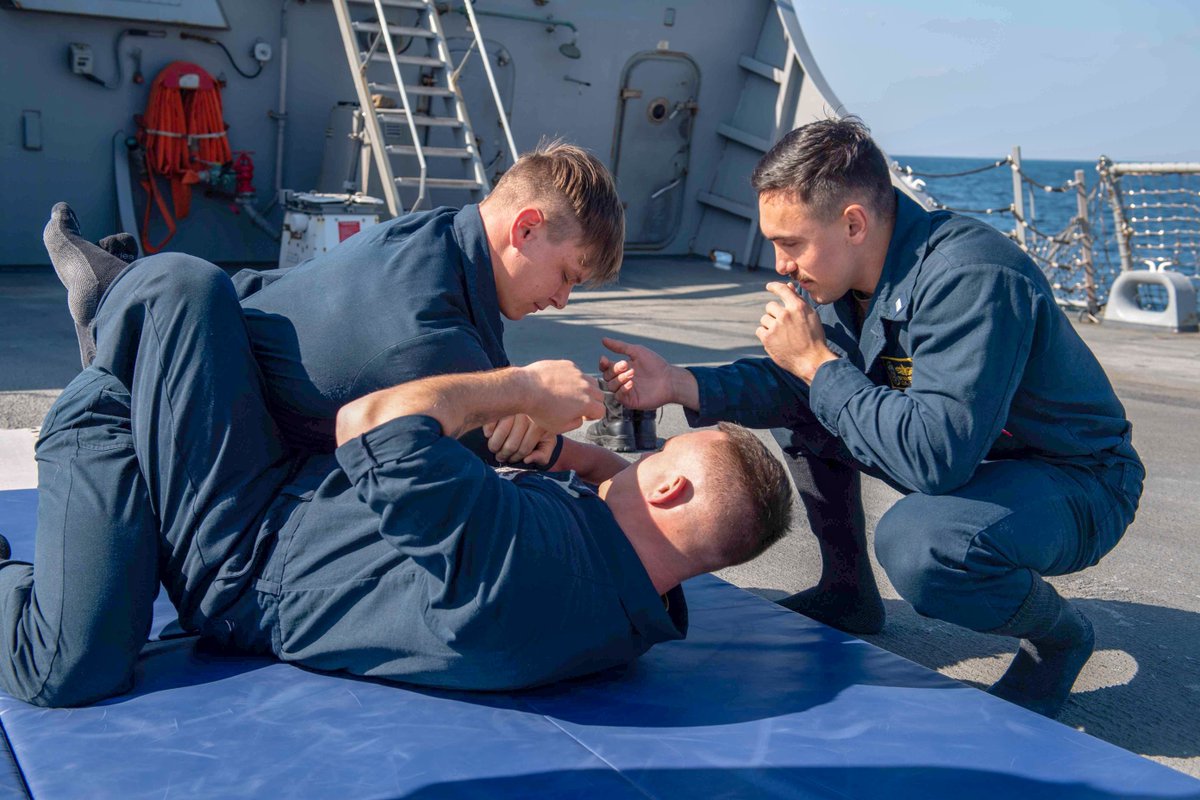 USNavy's tweet photo. Welcome aboard! ⚓ 😊 ⚓

EAST CHINA SEA (Nov. 17, 2021) Sailors conduct drills aboard Arleigh Burke-class guided-missile destroyer USS HIGGINS (DDG 76) . https://t.co/uTTTvZzOZ0