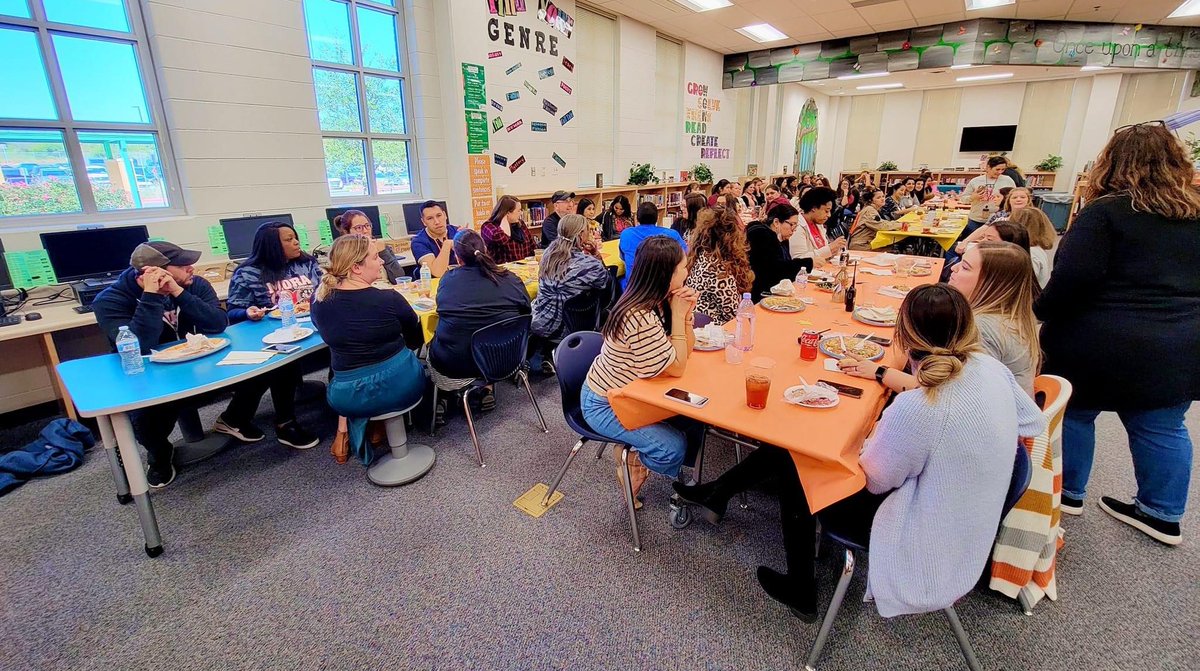 MrsKill3rd's tweet photo. What an amazing Mora staff family feast potluck today! So thankful for my work family! ❤️🐾 https://t.co/rgRu2GD7Xs