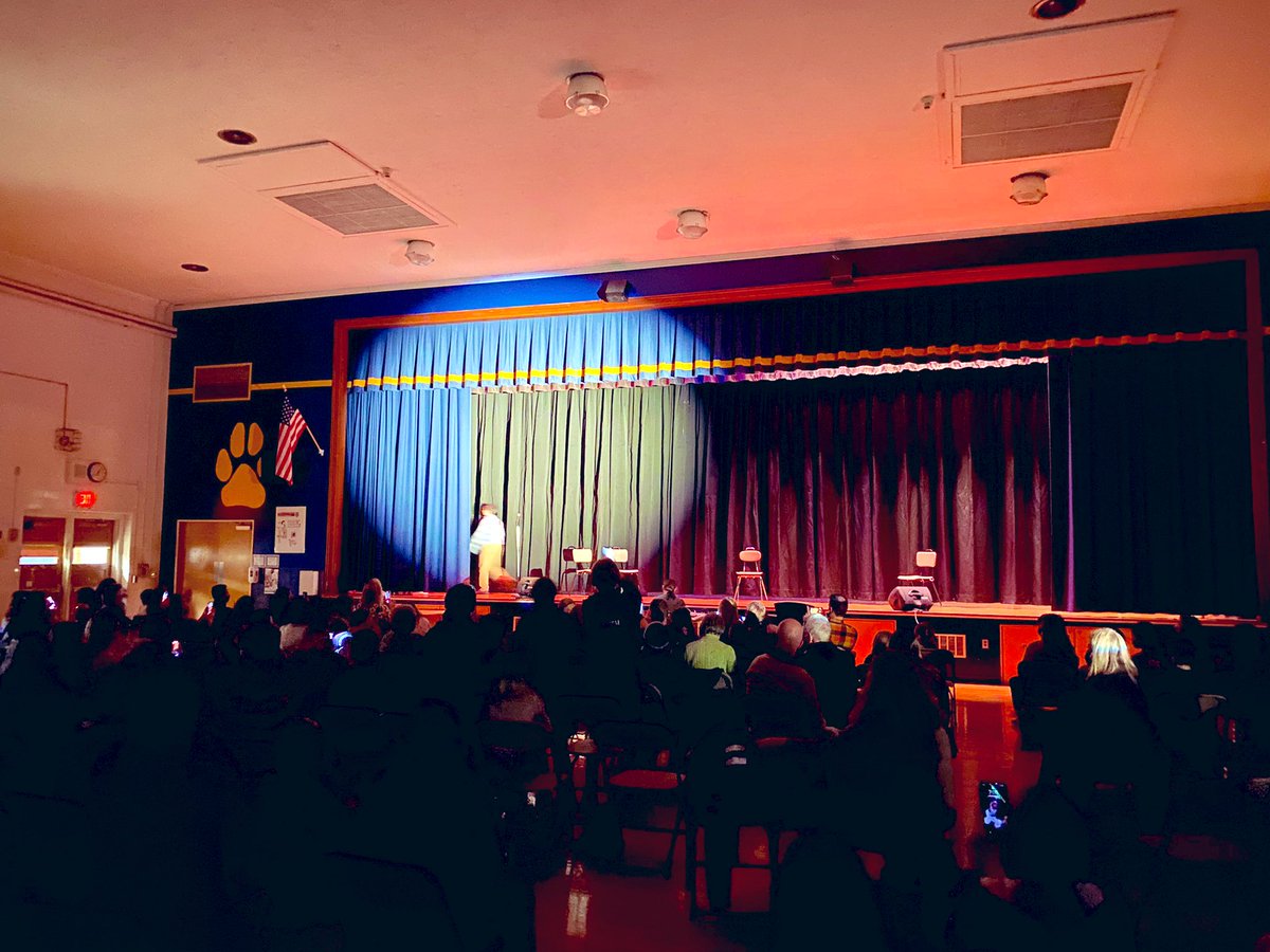 EmilyRingen's tweet image. The annual @PVPantherPride talent show is underway!! Amazing talent from our students !! ⭐️⭐️⭐️⭐️ #peqpantherpride @JSeborowskiJr