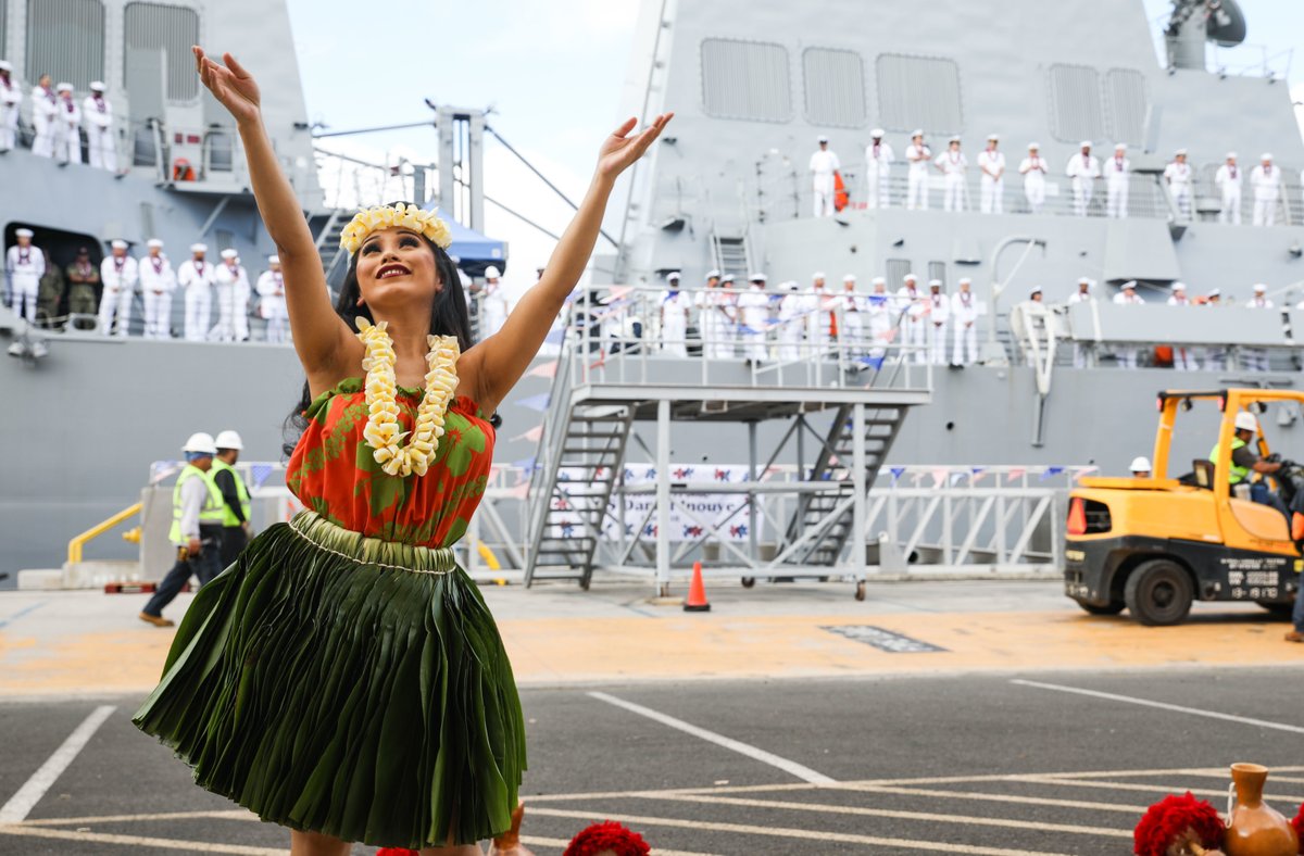 USNavy's tweet photo. Aloha PCU Daniel Inouye 👋

The Navy's newest guided-missile destroyer made its maiden voyage, transiting to its home port of Pearl Harbor, Hawaii, prior to its commissioning in December. #NavyCapacity https://t.co/9q8P2WwUNj