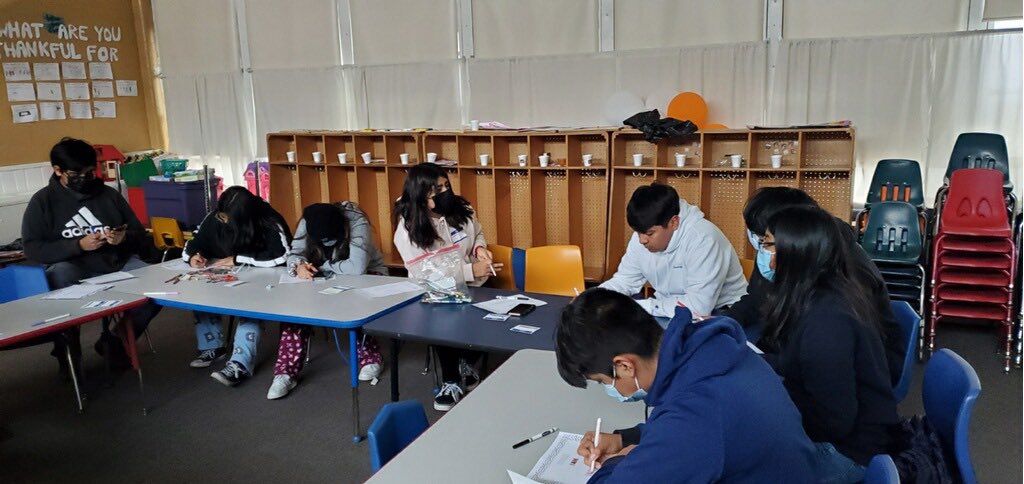 _ACLAMO_'s tweet photo. Our ADELANTE students met this afternoon with our team to work on their goals and college applications! So exciting! We are ACLAMO ๐๐งก#aclamoyouthprogram https://t.co/P6LUlfYLay
