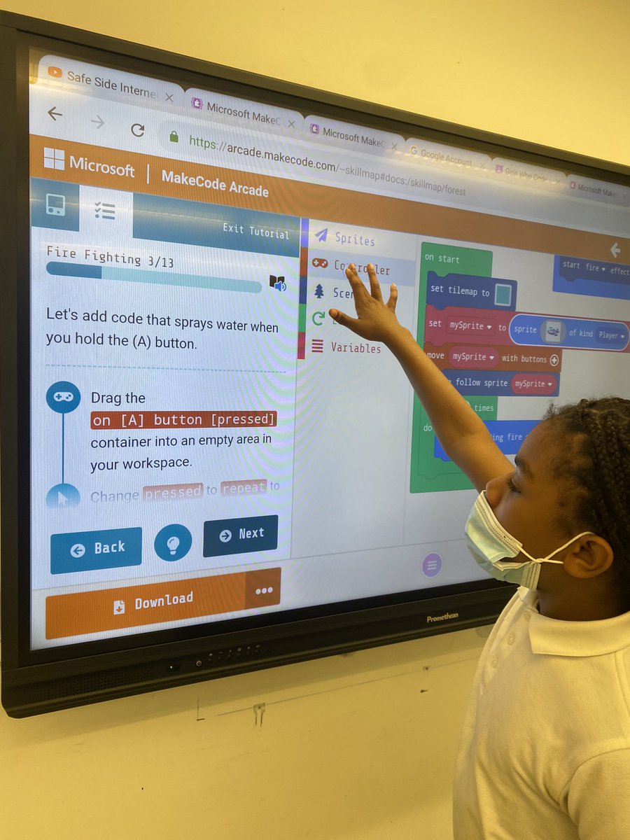 Our Lincoln #GirlsWhoCode are being introduced to block coding as they learn all about forest fires with <a href="/MSMakeCode/">Microsoft MakeCode</a>. Having a great time problem solving together!! <a href="/LincolnAve216/">Lincoln Ave Panthers</a>