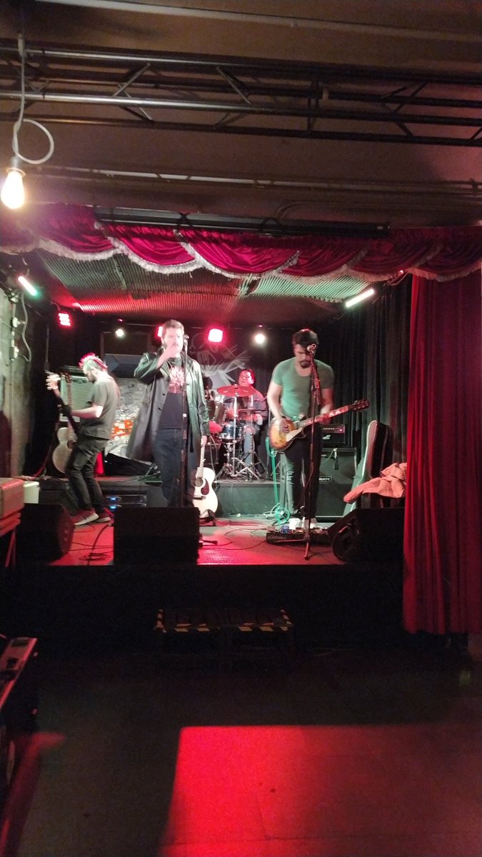 menoshumanos's tweet photo. Hoy¡
Ya estamos en el #soundcheck de @STORM_CROWS en @MultiForo246 
Caiganle al foro en Querétaro 246, Colonia Roma CDMX https://t.co/e2a8JIUwkK
