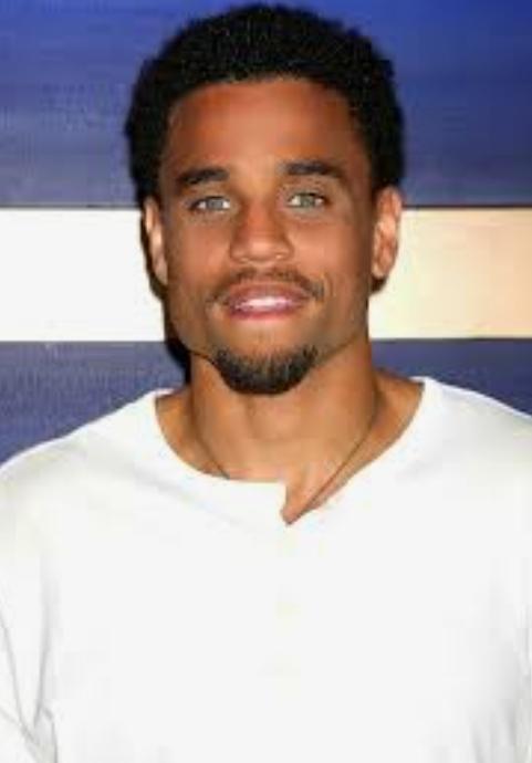 peachyjones808's tweet photo. @Snow_Blacck the guy from Money Heist &amp; @MichaelEaly are def twinning!😍 not sure who's the evil one🤷🏾‍♀️ https://t.co/O3DWBnJC4D