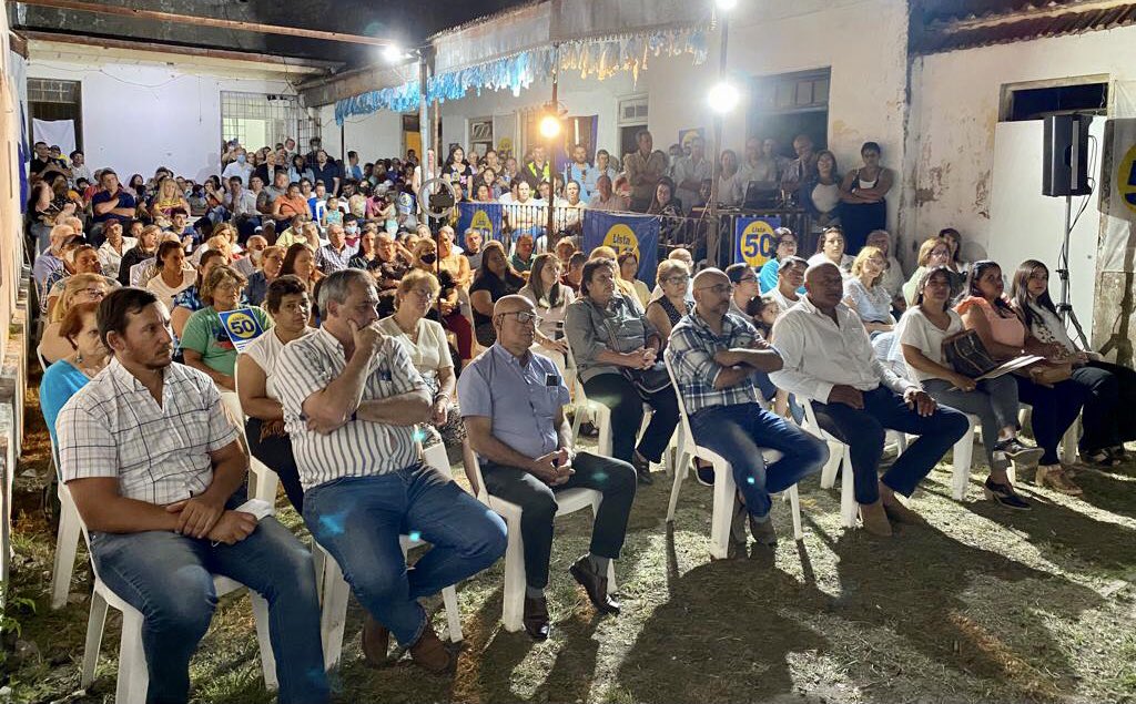 carlosilva_50's tweet photo. Gracias familia de la Lista 50!
Gracias por el reencuentro. 
Juntos seguiremos como desde hace 11 años.
💪💪💪💪💪
@AlvaroDelgadoUy @CarlosAlbisu https://t.co/BSpnaqBC8x