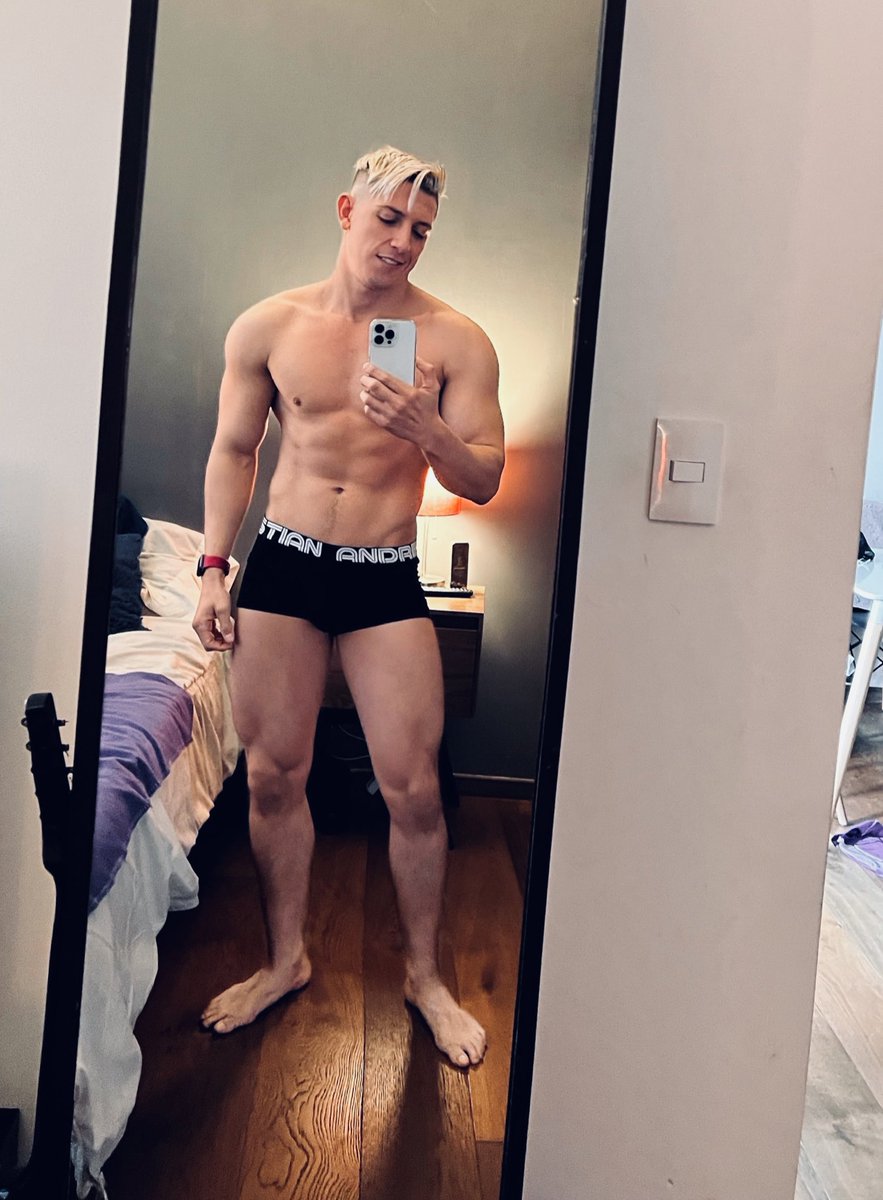 dannymontero_x's tweet photo. Hoy toca boxer porque hace frio π₯Άπ€ @andrewchristian #andrewchristian @ACenEspanol #actrophyboy #trophyboyxac #trophyboy https://t.co/dgSJfEDHCI