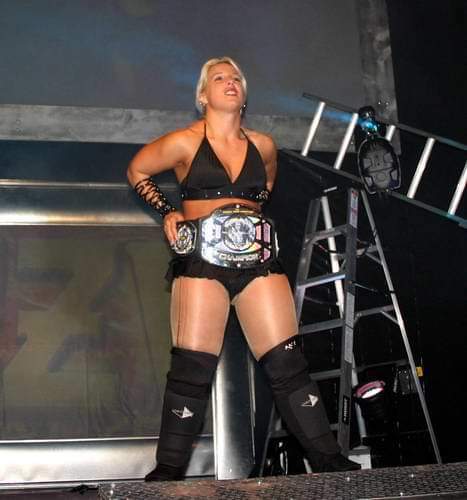 LuFisto's tweet photo. Little throwback from 2006... About to defend my CZW IronMan championship against the very talented @newagepunisher here!
#25yearsofviolence
#innovatorofintergender
#firstladyofhardcore
#czwironmanchampion https://t.co/GWRmRC0AwR