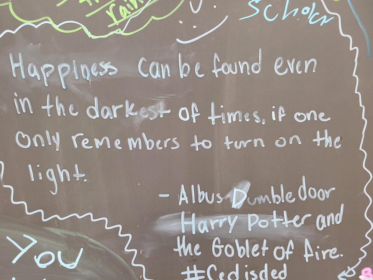 LovinLit_atCrHS's tweet photo. My Ss filled our Reading Graffiti wall w quotes from their favorite books & it's only November! Time to clear it & start new, heading into marking pd 2. An idea from @donalynbooks #readinginthewild π @AACountySchools #AACPSawesome https://t.co/DDAj2qeQil