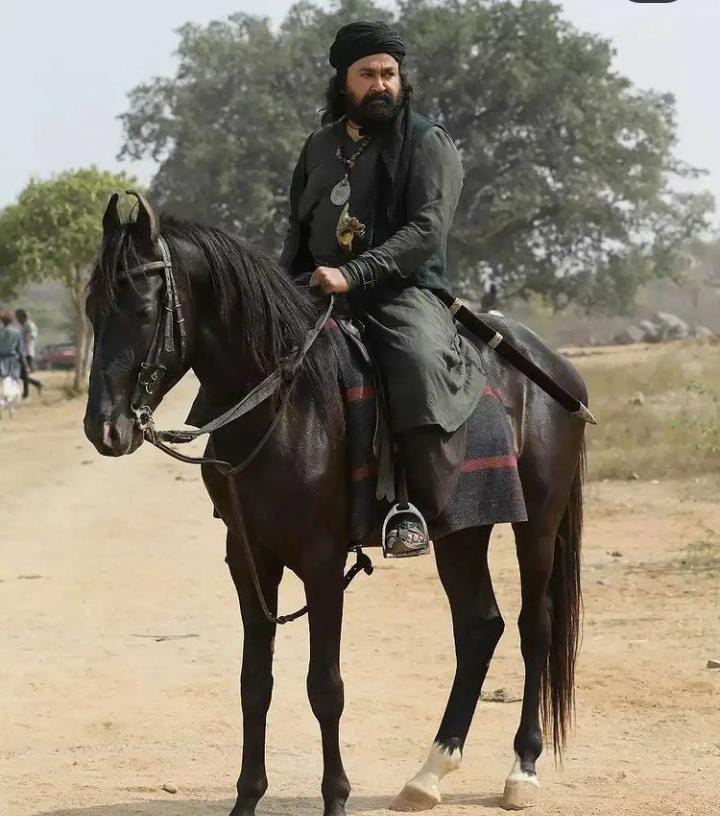 AchuLucifer's tweet photo. First Nationwide Trended First Look Tag - #MarakkarFirstLook
#കുഞ്ഞാലിവരുംDec2ന് ⚓
#Markkar
@Mohanlal #MarakkarFromDec2 https://t.co/CiEijVySmP