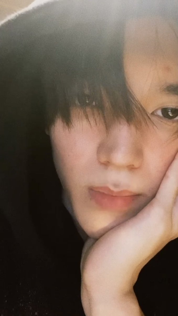 Im_allyh's tweet photo. Eu amo esse homem d+ 🥺 #TAEYONG #LoveForNCT https://t.co/u2ZlR9fdn0