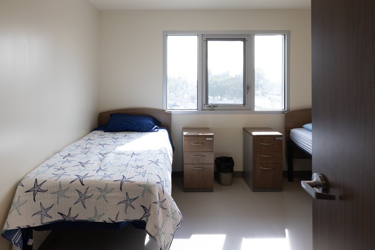 kathrynbarger's tweet photo. We've finished construction on the Olive View Medical Center #RestorativeCareVillage, which includes a #recuperative care center, #wellness center, and #urgentcare center to provide physical treatment, #mentalhealth care, and case management for those most in need. https://t.co/X7nrXZ3eMA