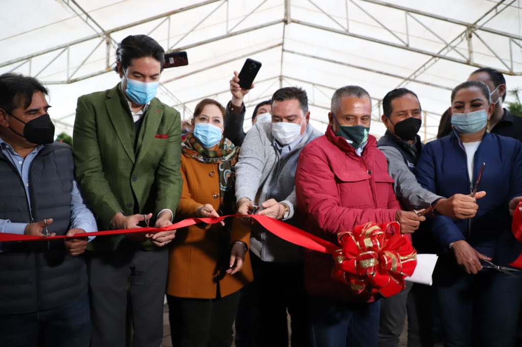 MecheColinG's tweet photo. El día de hoy con la representación del Gobernador @alfredodelmazo, encabece la inauguración de la 5ta edición de la #FeriaNavideñaEdoméx en #Metepec, la cual es una de las 3 sedes que se realizan en la entidad. https://t.co/9P2HPY3kJf