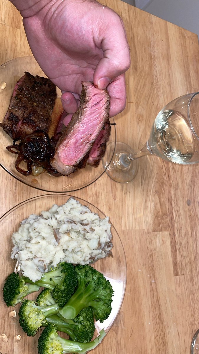 Red_AlKata's tweet photo. First time throwing down in my new apartment… had to christen it w/ a beautiful NY Strip. #ChefRed https://t.co/VDwQ412Ixo