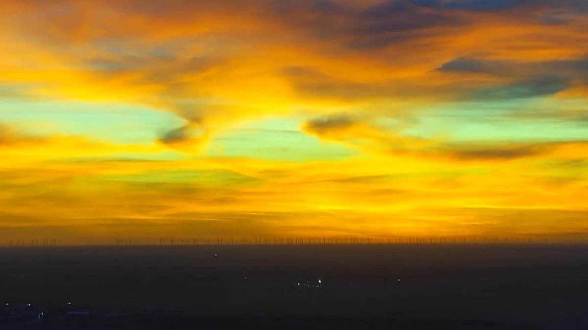 JohnHarrisWx's tweet photo. Picturesque Friday Sunset #MyGuymon #MyPampa #phwx #okwx #txwx https://t.co/dcGND0V2Q6