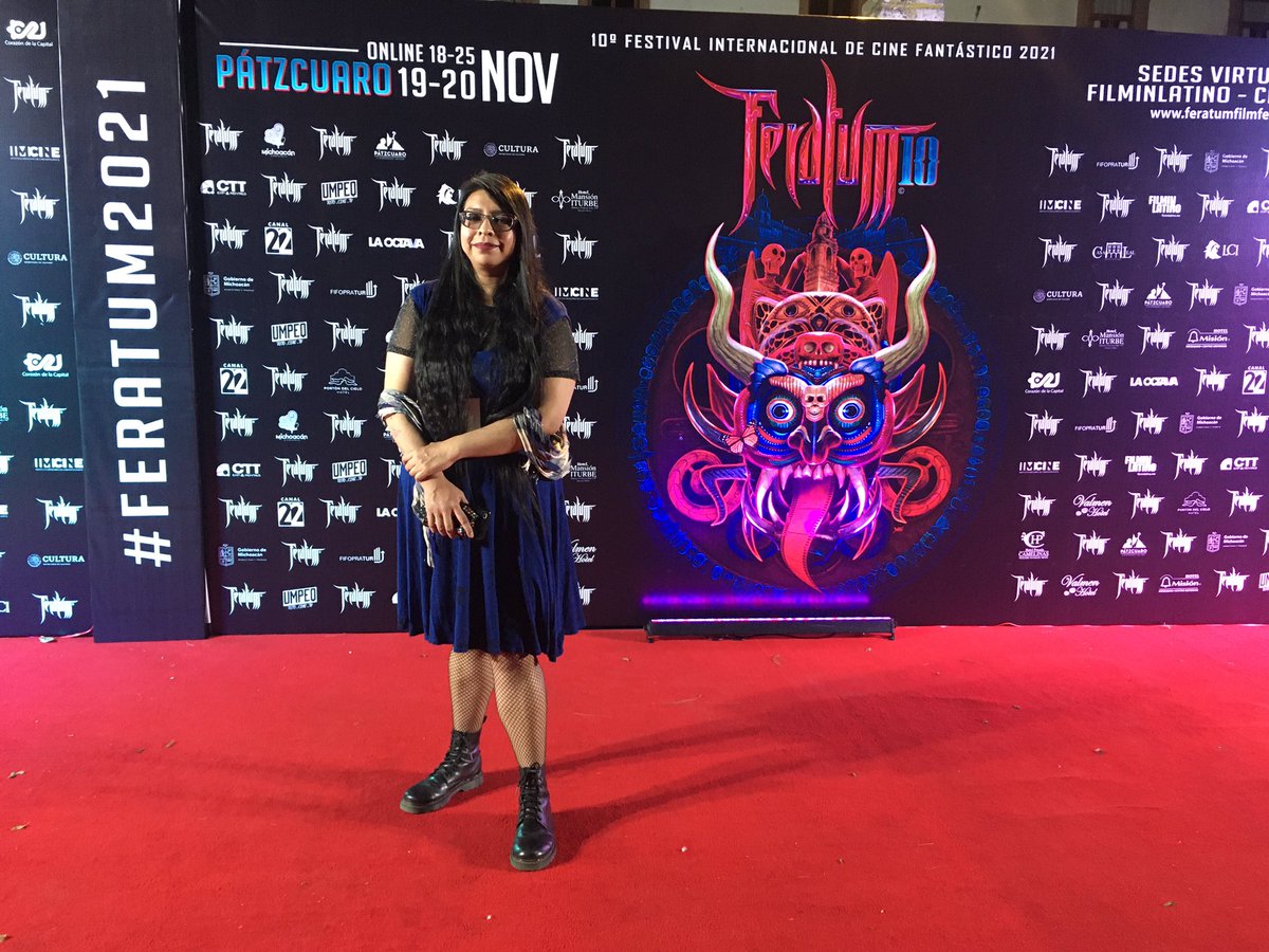 EncuadresMx's tweet photo. También desfilan por la alfombra roja de @FERATUMFEST Sandra Becerril, jurado rally, y la guionista Antonela Samaniego 
#Encuadres https://t.co/477YqGhepy